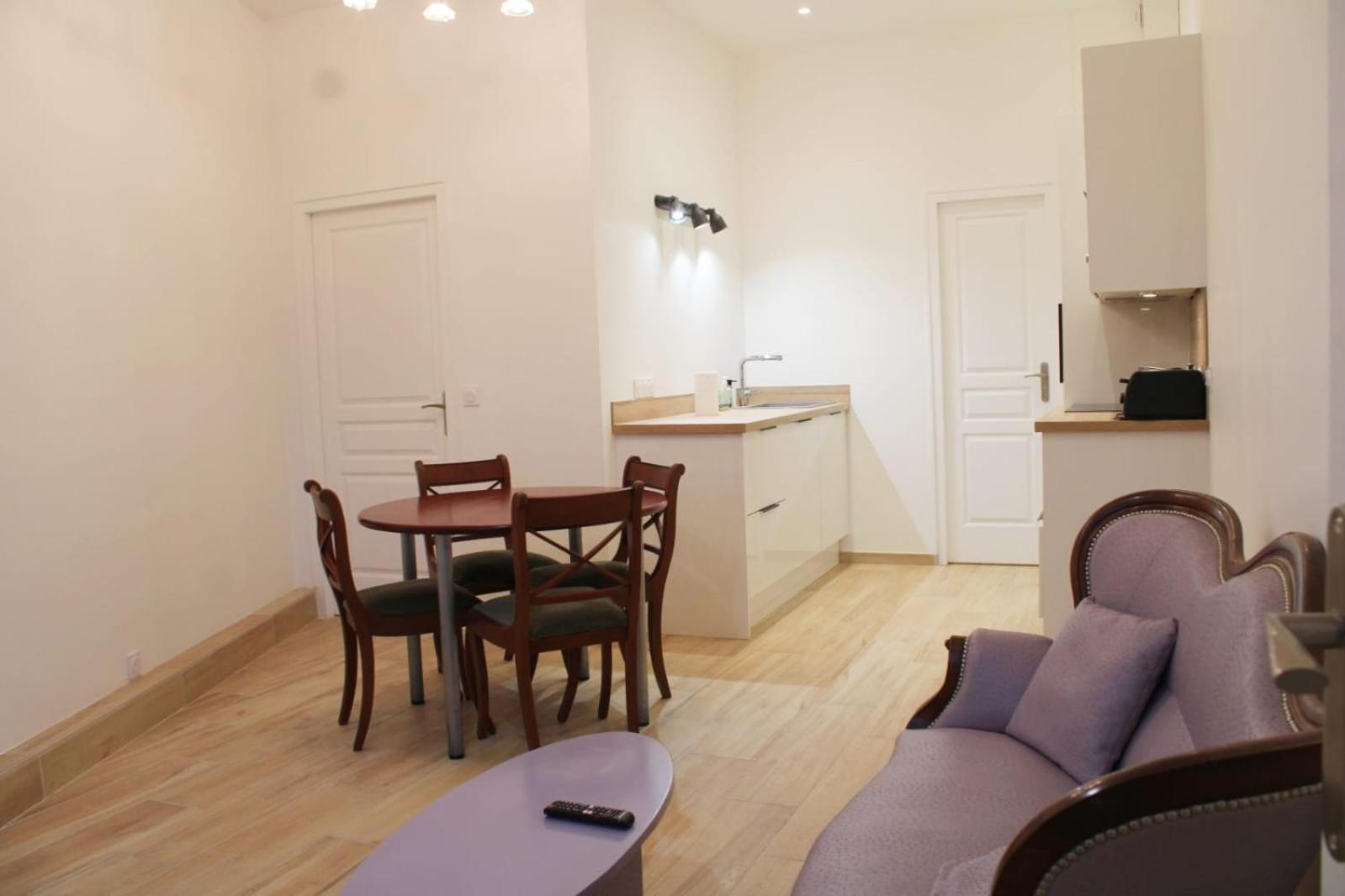 Versailles Direct Royal 4 Pers Apartment Exterior photo